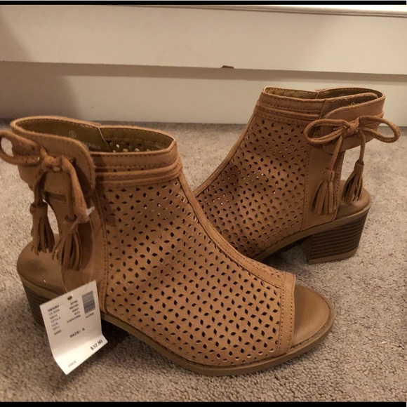 perforated open toe sandal